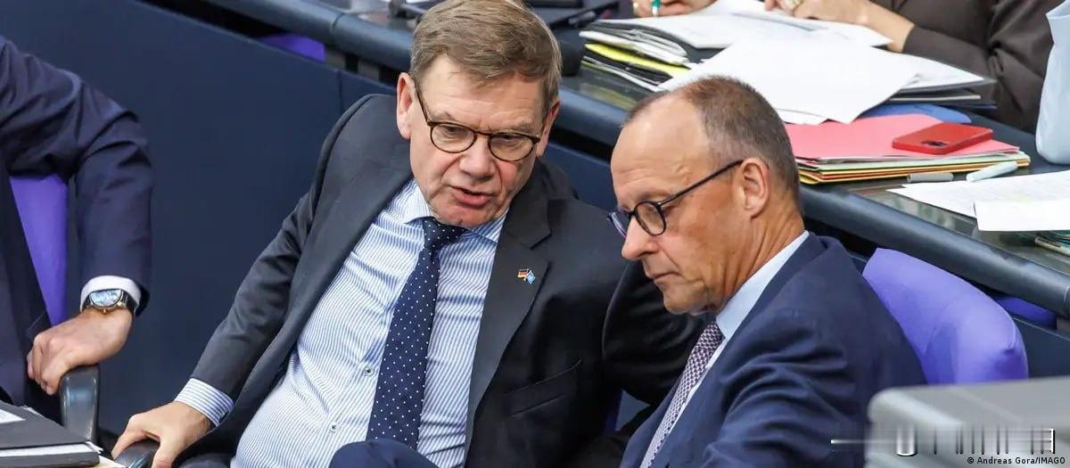 2026年一开头，德国就遇上了大挑战，全球的权力格局变天了，以前信的多边合作、盟