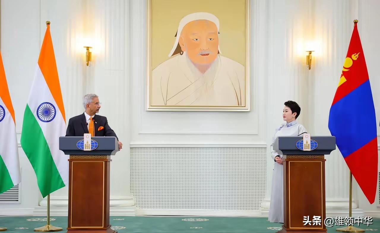 野心不小？在蒙古外长的官邸悬挂着“成吉思汗画像”，其他官邸估计也会有，其意不言喻