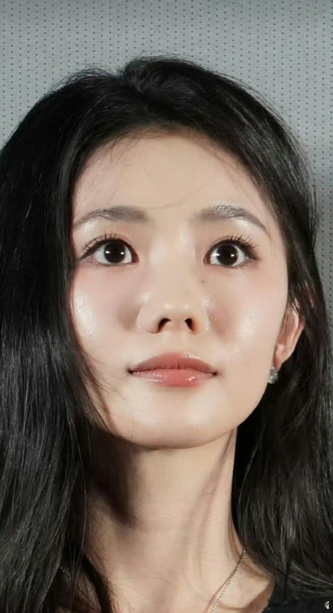 刘浩存的鼻子是五官硬伤吗 