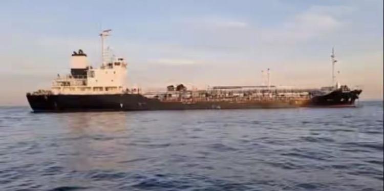 伊朗，有骨气！
当地时间2025年12月24日，伊朗革命卫队宣布，在波斯湾查获一