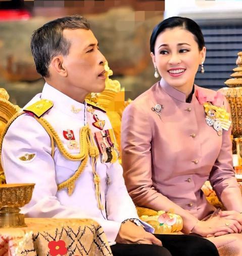 泰柬边境刚爆冲突，但泰王的“钞能力”实在太惊人！

边境火线升温并不是突然的事，