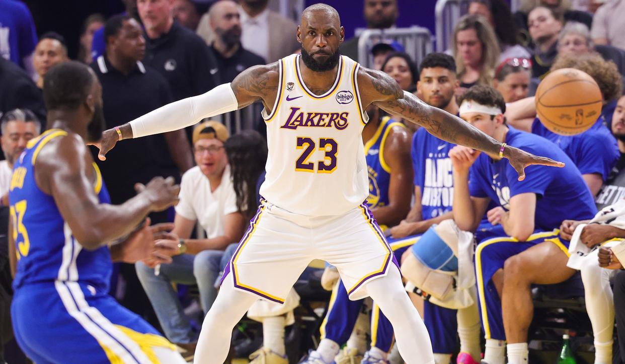 有个事儿我一直想不通，就是詹姆斯。
如果要问现在的湖人，到底谁才是球队核心领袖？