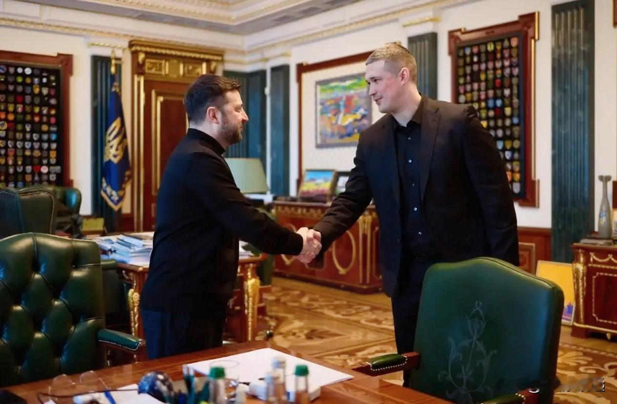 乌克兰新防长揭示真相，局势严峻！
你是否做好应对准备？


14日，乌克兰新任国