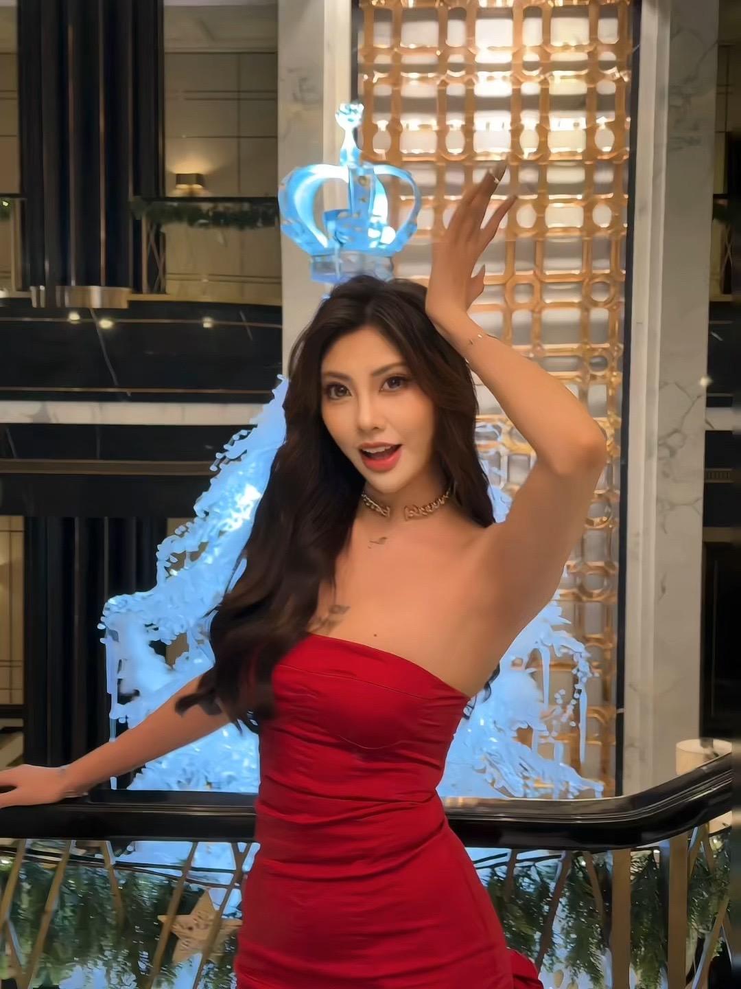 亲爱的圣诞老人，我承认我今年过得些许颓废，依然在拖延，贪图享乐，不喜欢...