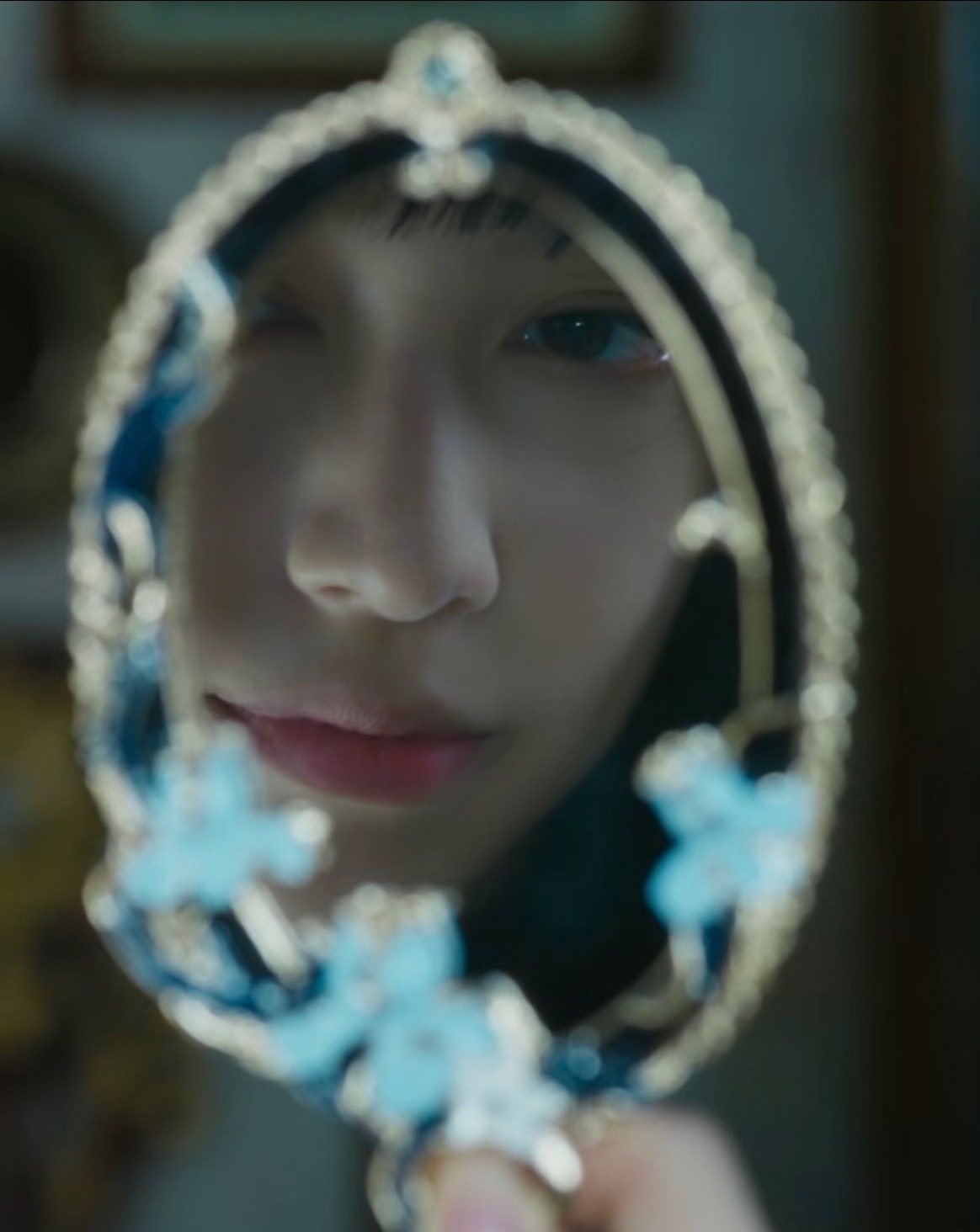 梁咏琪主演的《聪明镇》终于要上网飞了悬疑恐怖题材，改编自我很喜欢的日本恐怖漫画家