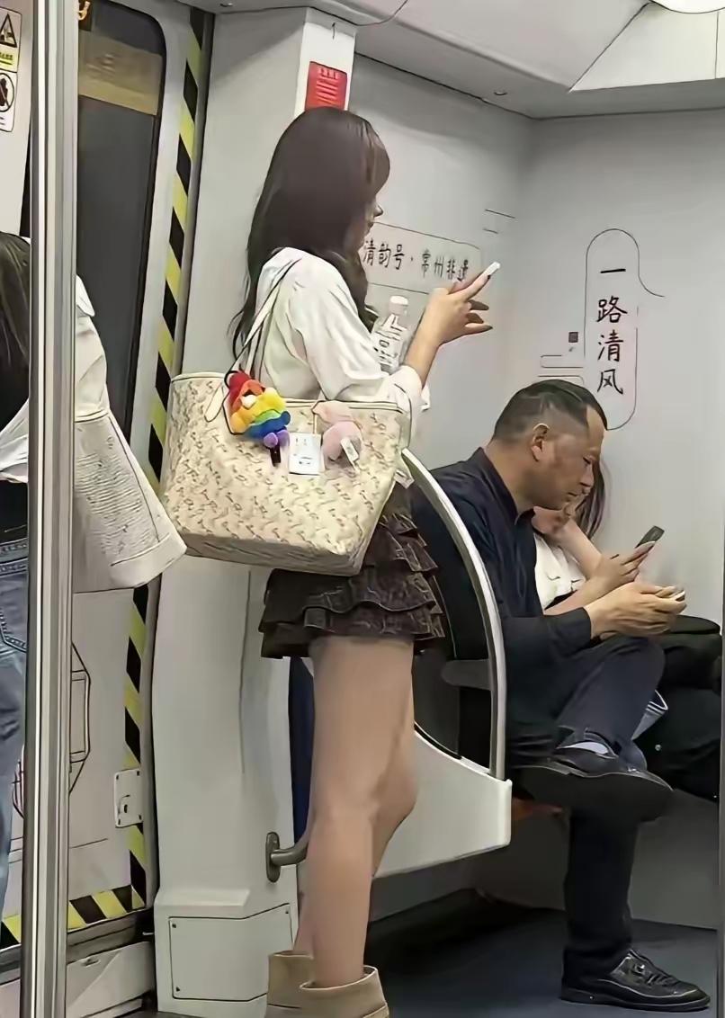 包里的东西总价值一般小于包的价值！[灵光一闪]