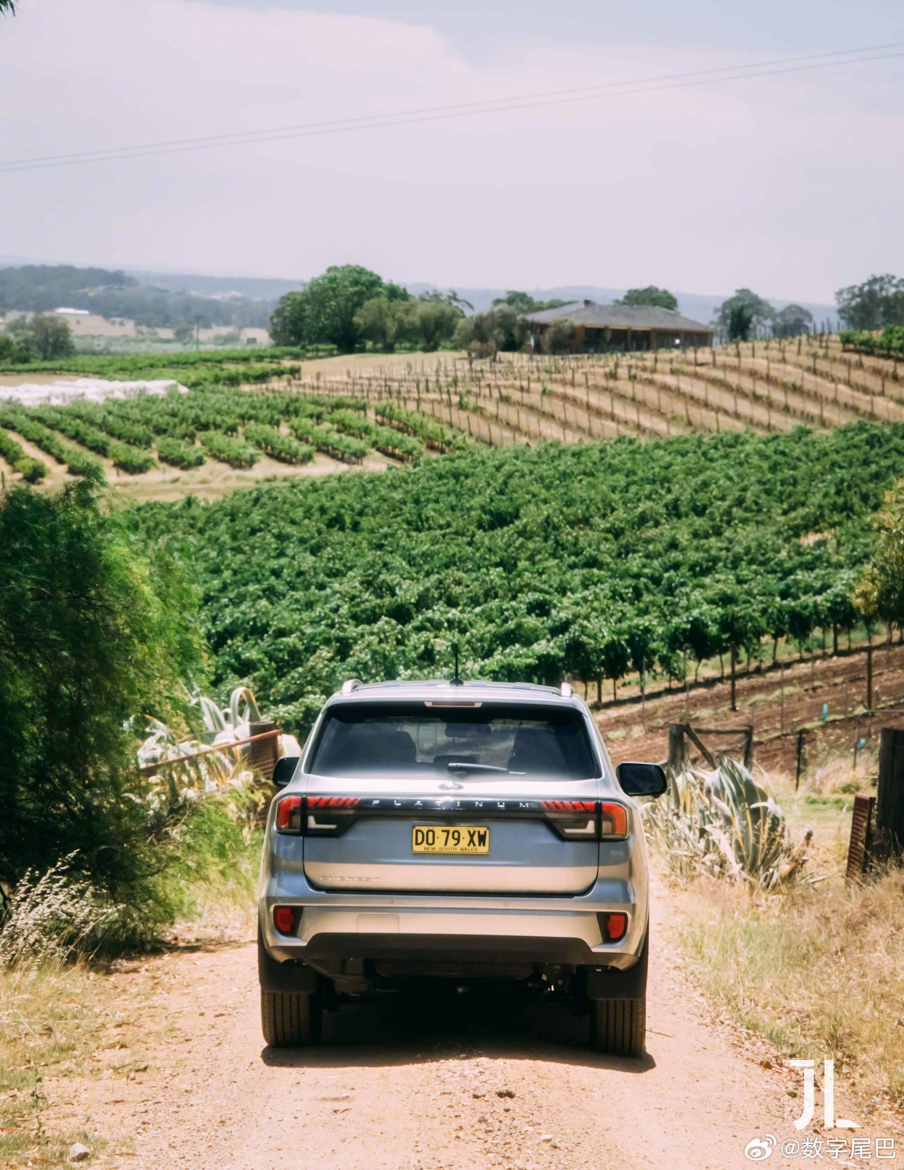 尾巴生活在悉尼的郊外和福特 Everest 相处了四天，这台车在国内应该是叫撼路