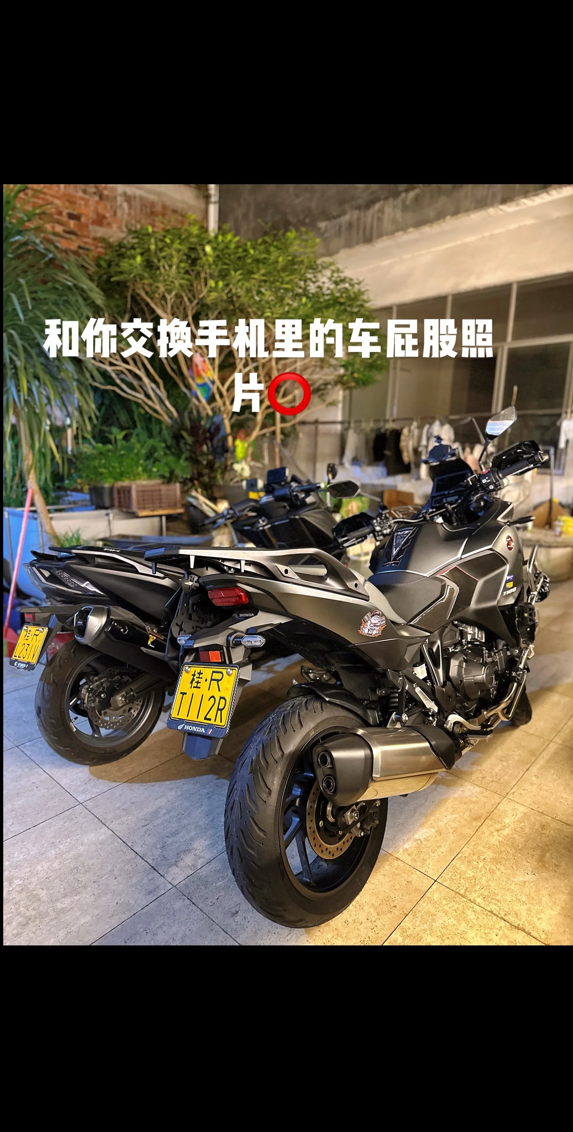 年轻时，能力允许的条件下，能买就买吧。结婚了，你顾及就多了。