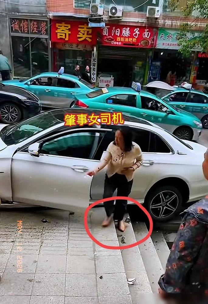 母亲节那天，两岁的娃再也等不回妈妈了。

我开了快二十年车，每次看到这种因为一点