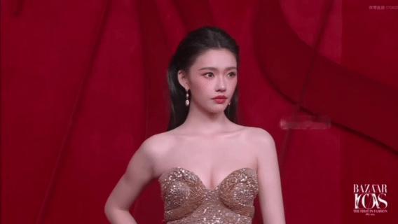时尚表现力完全是神林允水墨画中走出的美人林允撑伞神图有了