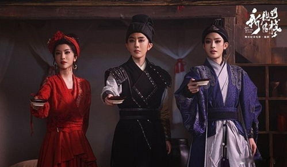 2026年8月《大哥小助理》谐音梗播放破12亿，陈丽君聊好友，观众想起她和李云霄