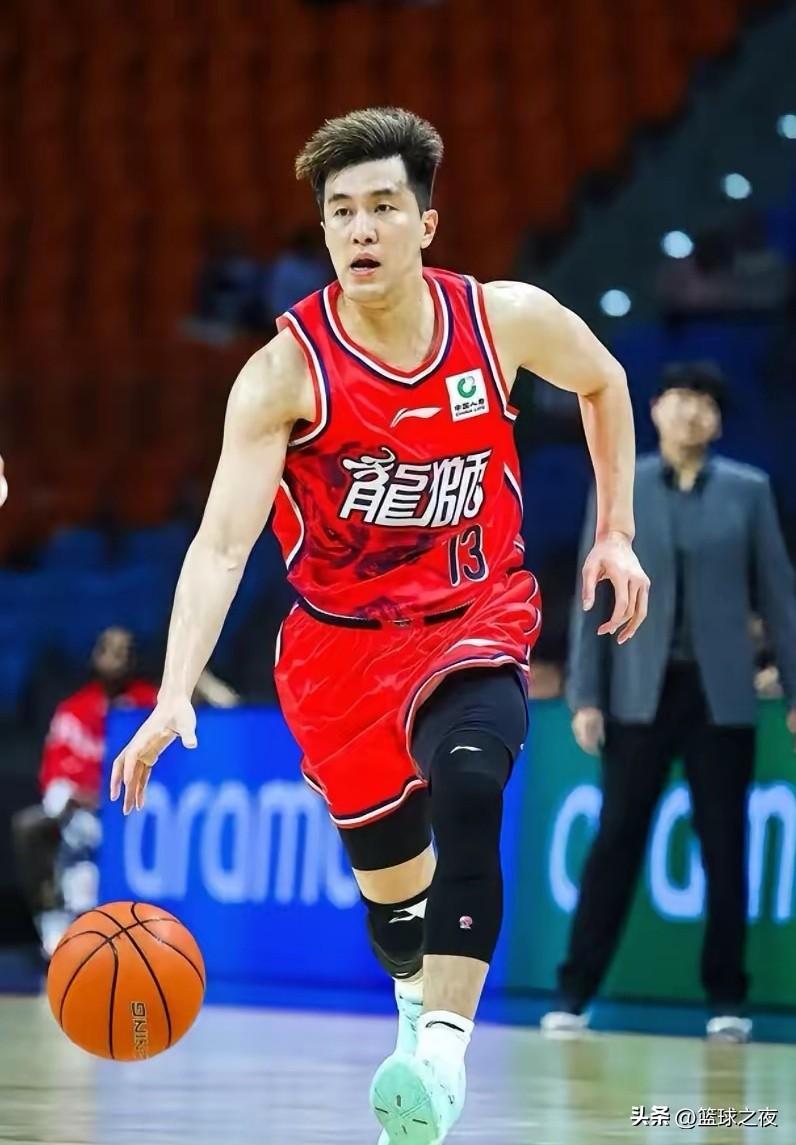 艾伦又伤了，别在外漂泊了，回家吧！
这三个字，此刻在无数辽宁球迷心中翻江倒海。曾