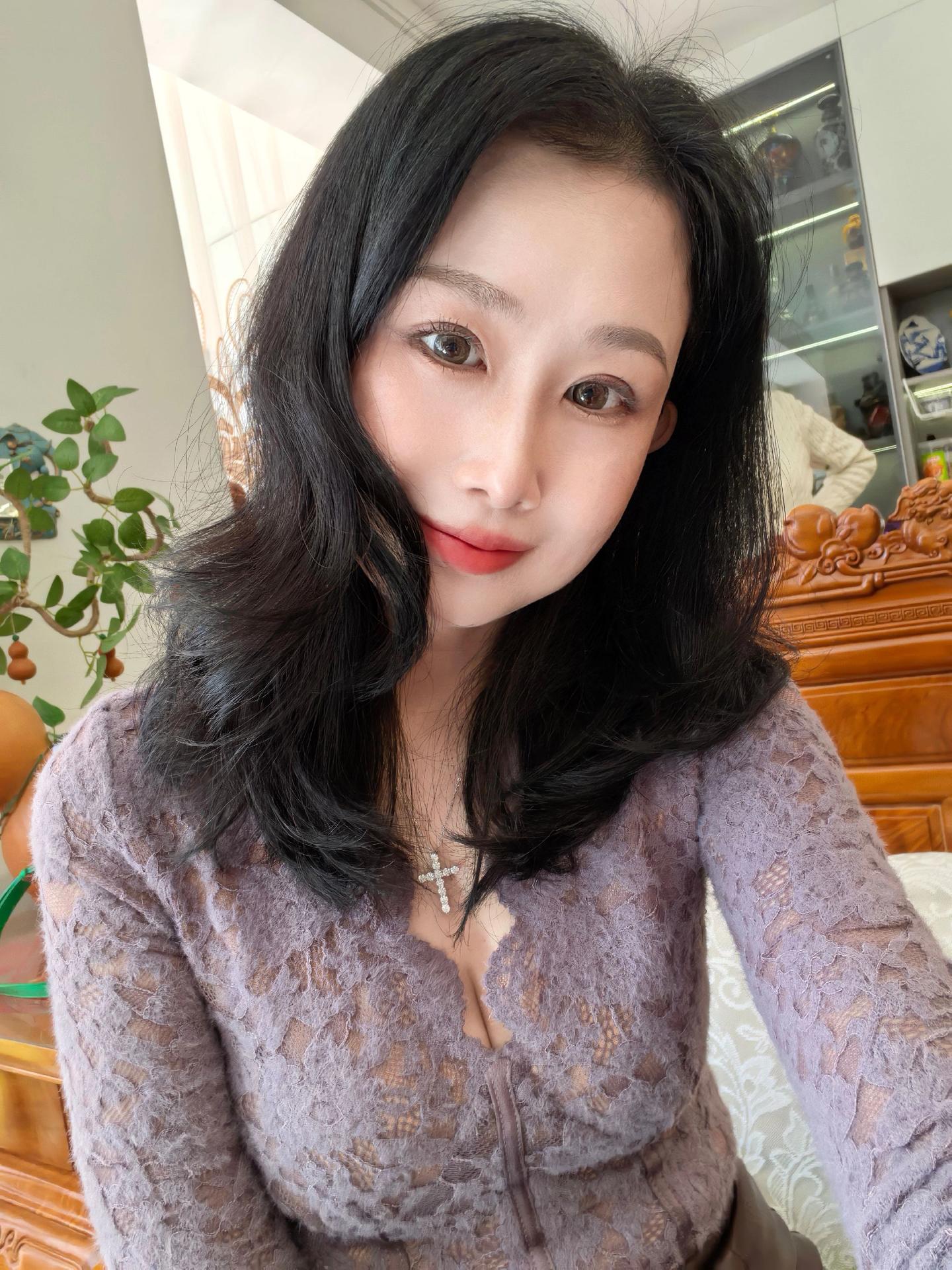 蜜妮。42岁，迎接我的2026。开启游玩模式❤