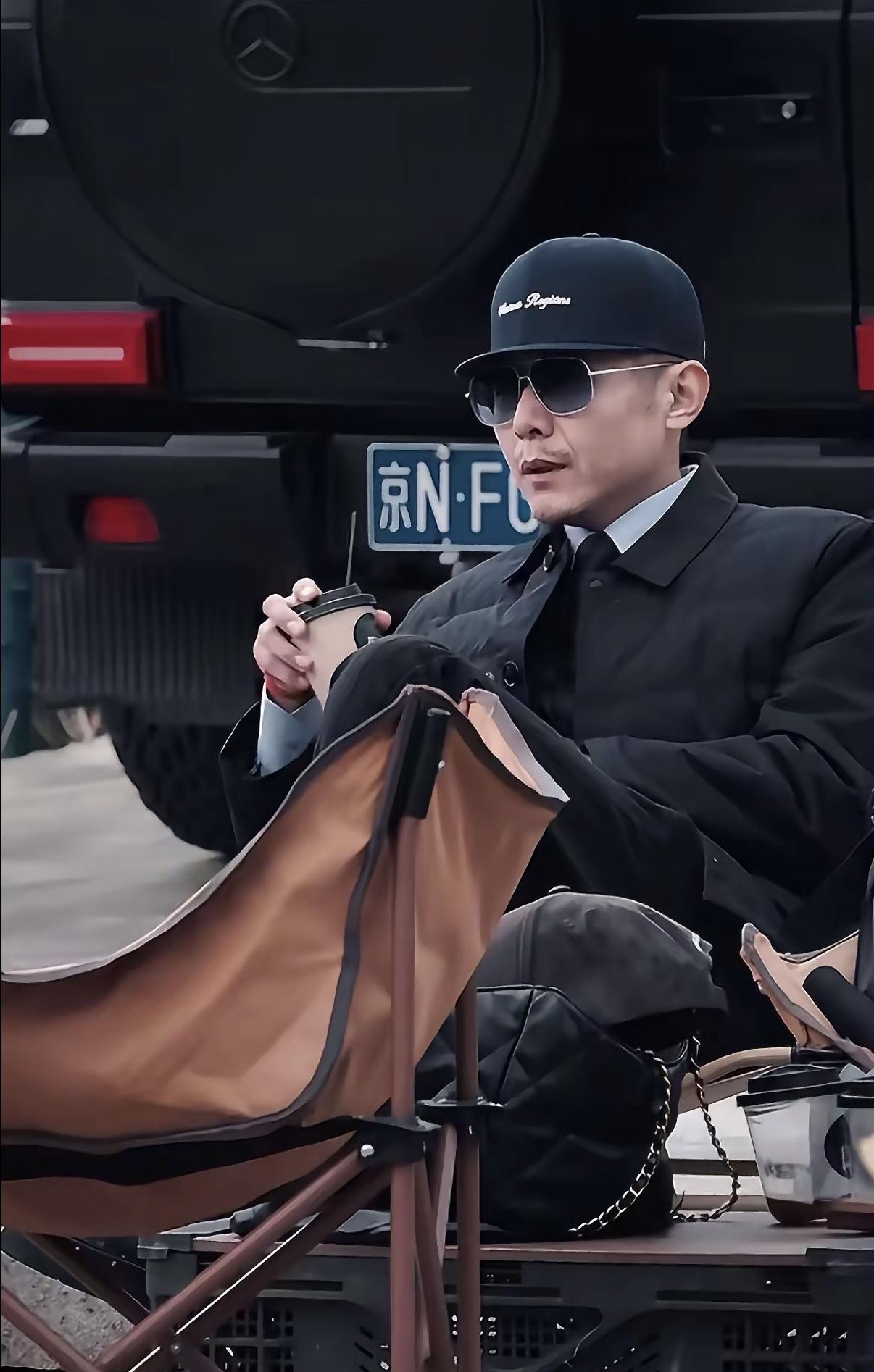 女孩：大冰哥，我和老公结婚三年，自从生完孩子就一直分房睡，到现在都没住在一起。他