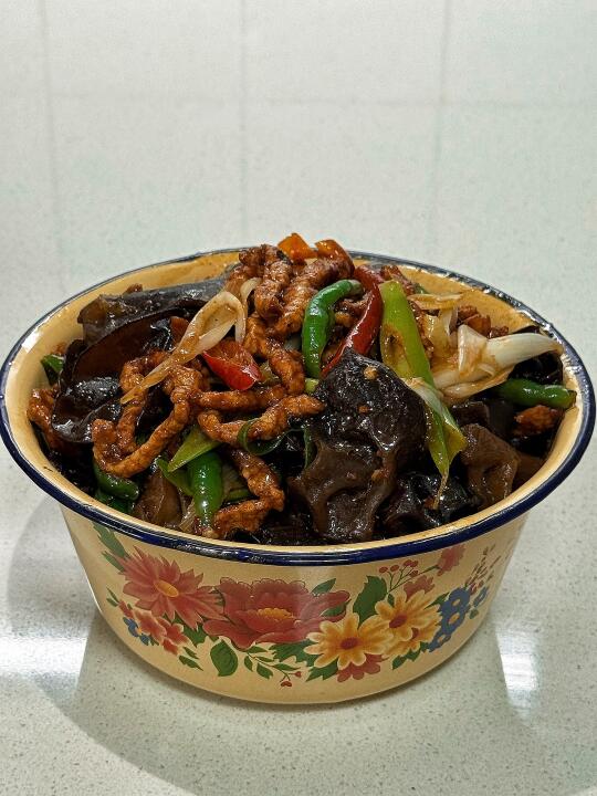 今天吃什么🥢🥢泡椒木耳肉丝（附做法）