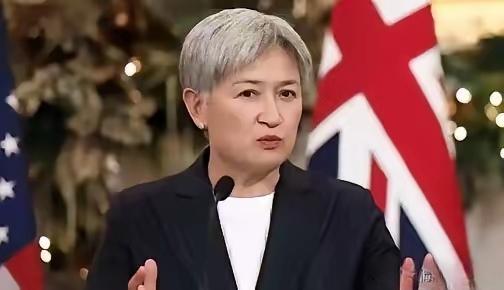 7月6日中午，我国核潜艇在太平洋公海完成潜射导弹年度训练，只用模拟弹头，精准落在