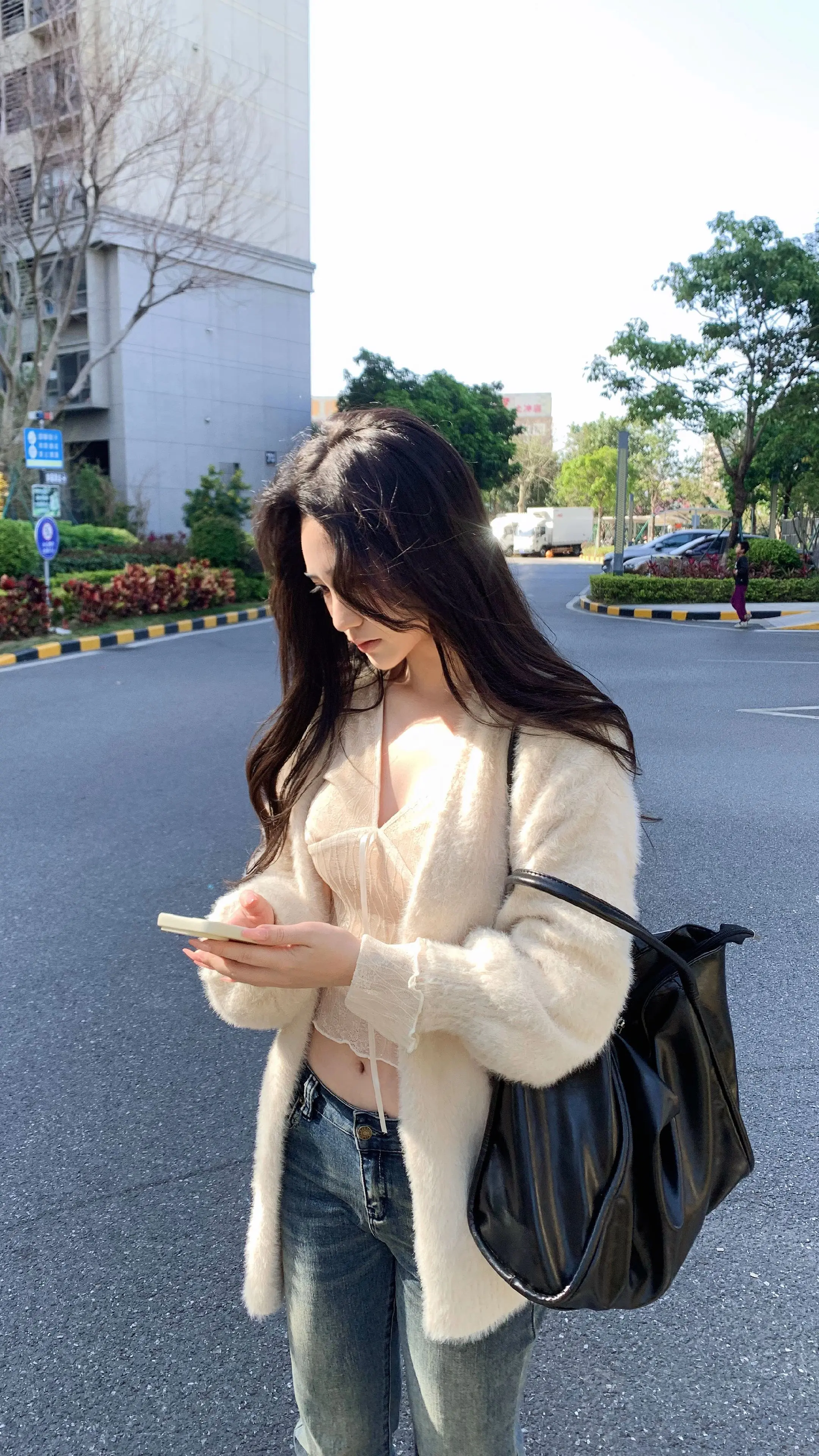 你或许真的很忙 也可能是我不重要 刚刚开始你抽空都要给我发消息 说想我...