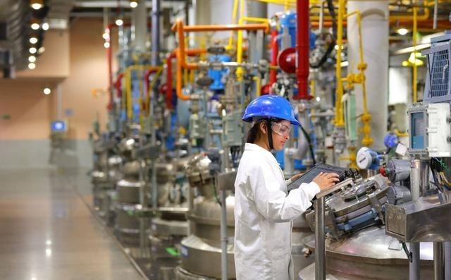 印度亏惨了！花11亿美元，差不多80亿人民币，从中国买了一堆设备，运回国之后，啥