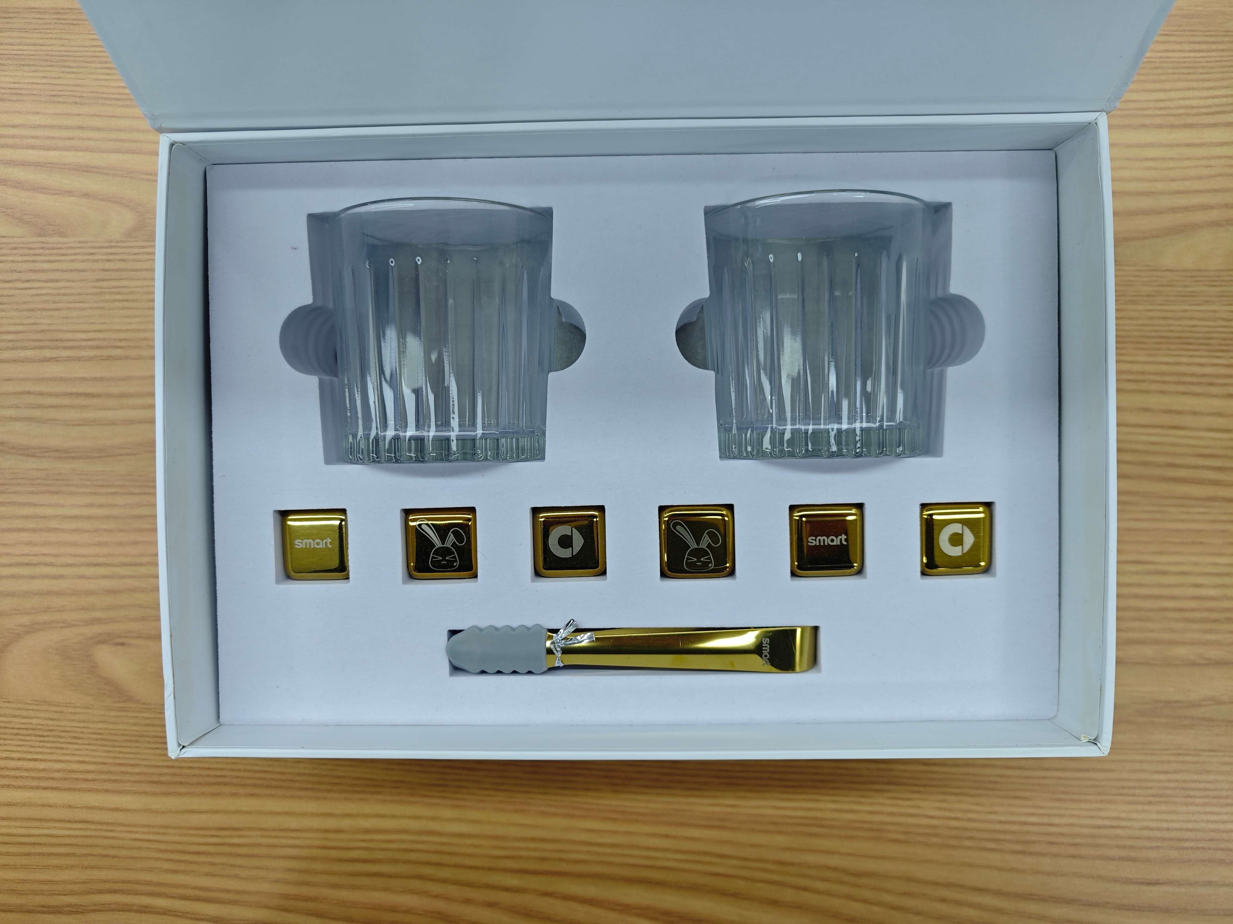 收拾屋子，翻出来好多闲置的“全新”物品，给大家抽奖吧。今天抽smart两个威士忌