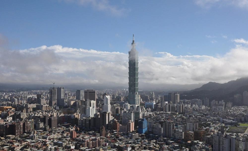 郑丽文“挂帅”，赖清德要“瑟瑟发抖”了？

最近国民党主席选举落幕，郑丽文以过半