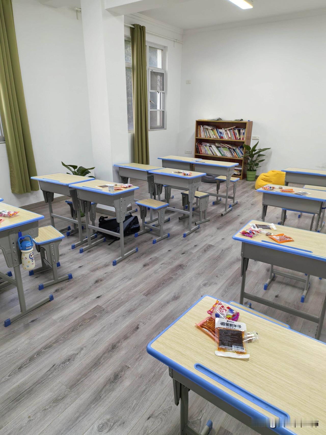 问：和别人合伙开了托管，由于起步比较晚， 9月份开的，这里也没几个学生。现阶段一