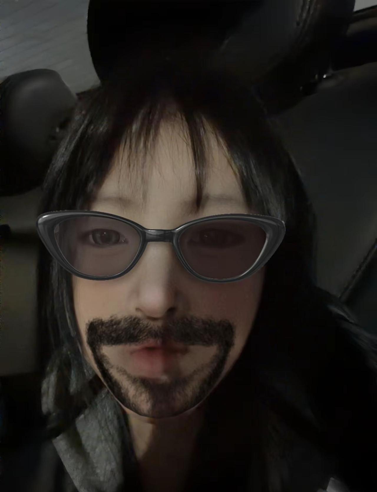 所有人无论在干嘛都必须跟我嘴一个