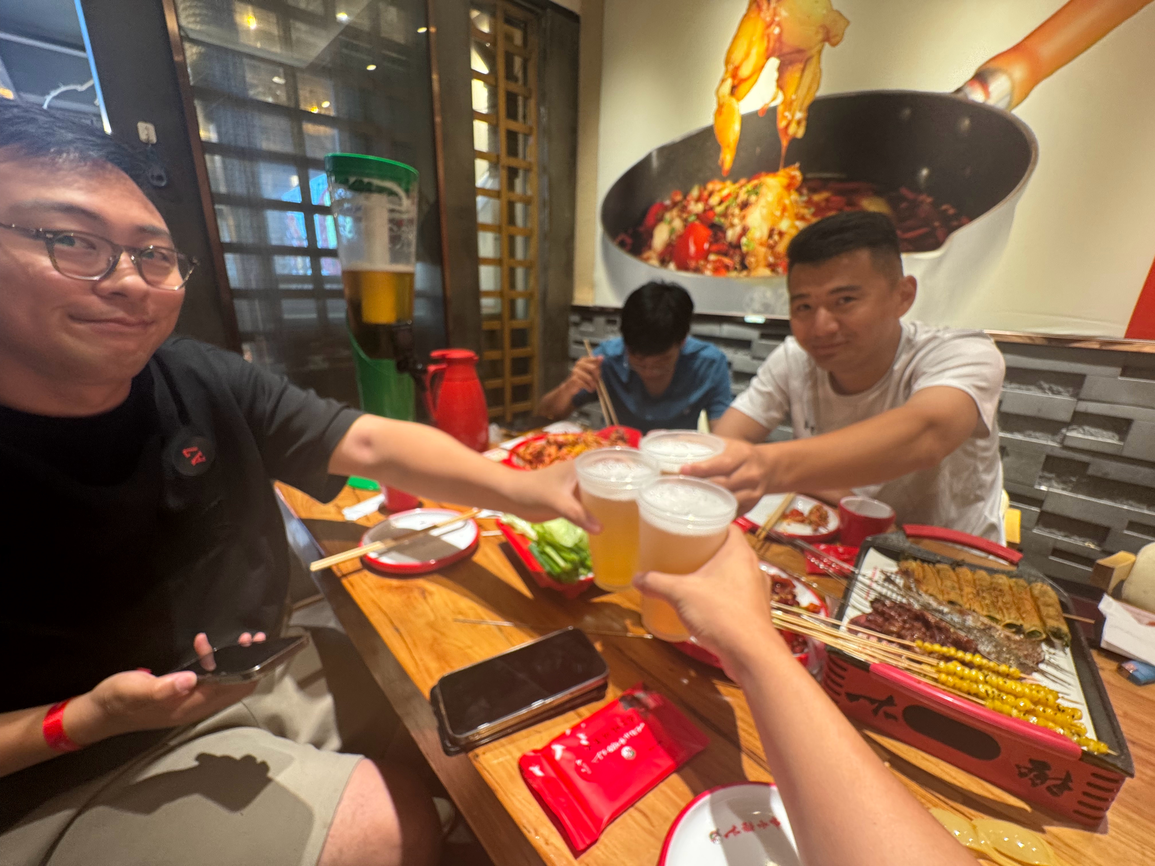 到天津了这不得喝点儿吗？（我刚练完，不欠） ​​​