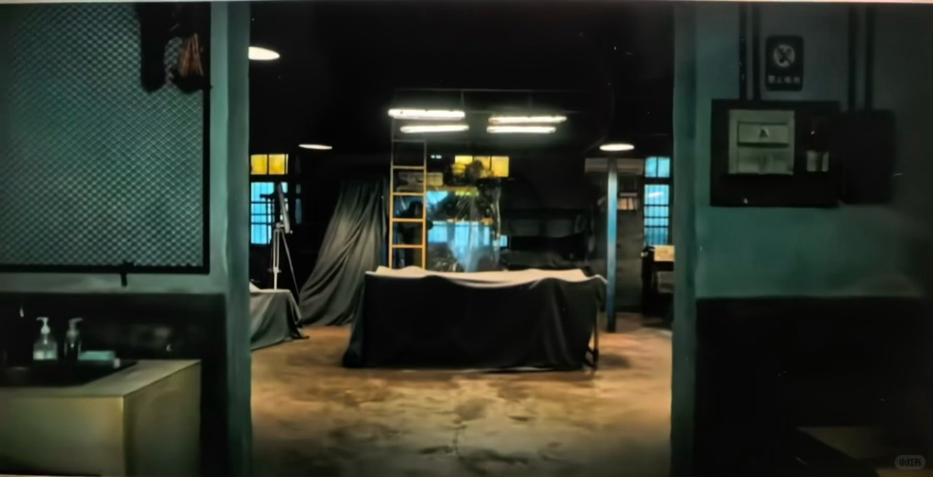 枭起青壤27片尾彩蛋是空空荡荡的南山猎人基地，忽然心里咯噔一下，感觉南山猎人可能