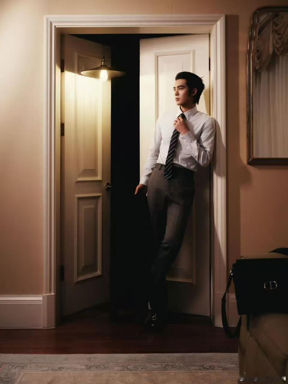 于适我明亮的心于适淤泥侵蚀着我的肌肤于适我明亮的心，淤泥侵蚀着我的肌肤，