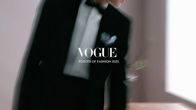 张凌赫西装狼尾造型狼尾贵公子上线！张凌赫VOGUE西装造型生图抗打，红毯期待值直
