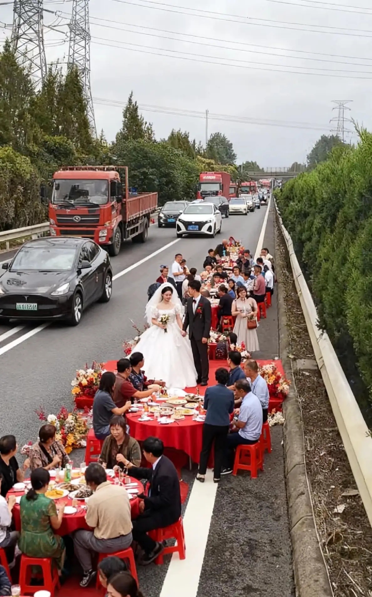 长假中改道跨4000公里参加堂弟婚礼阔别19年他跨越4000公里奔赴堂弟婚礼计划