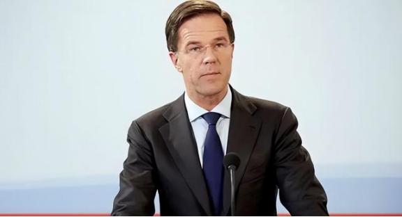 美国：绝不允许把使用美国技术的光刻机，卖给中国！中国：绝不允许把使用中国稀土的光