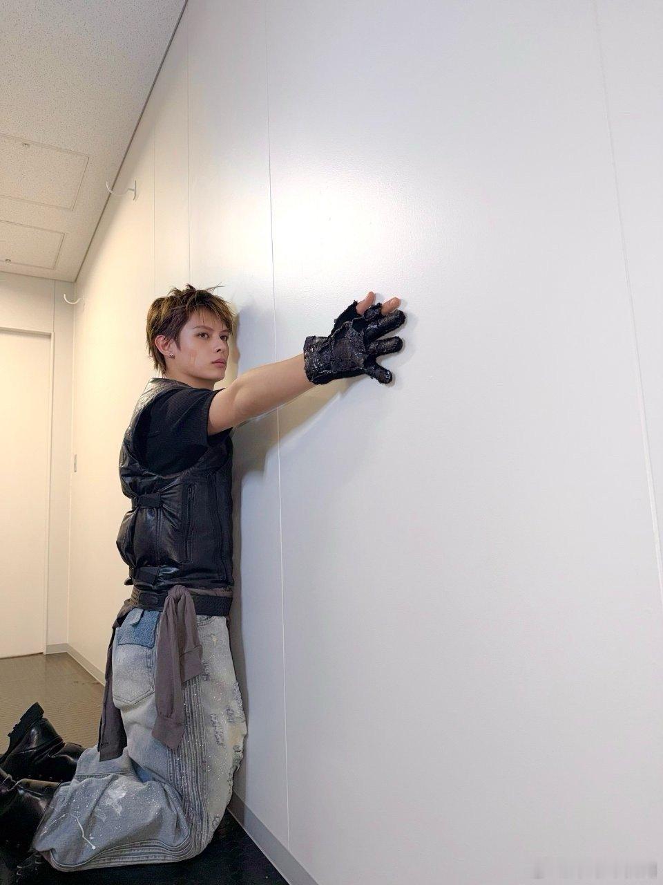 赵雨凡JAMES  🦅赵雨凡骨相天才 啊啊啊啊 JAMES 放开那面墙 让我来