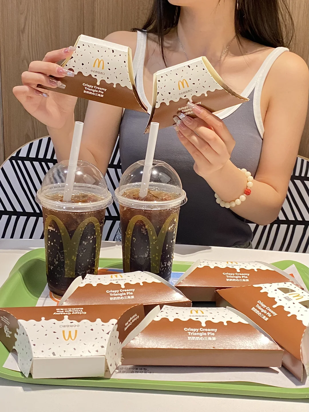 我的老天奶！！奥利奥味的三角派也太太好吃了