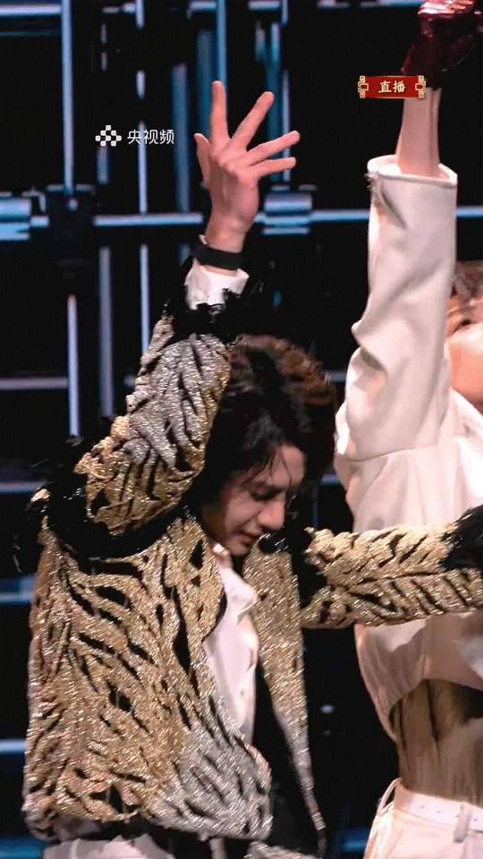 0人看出王一博脚滑动作太丝滑了 