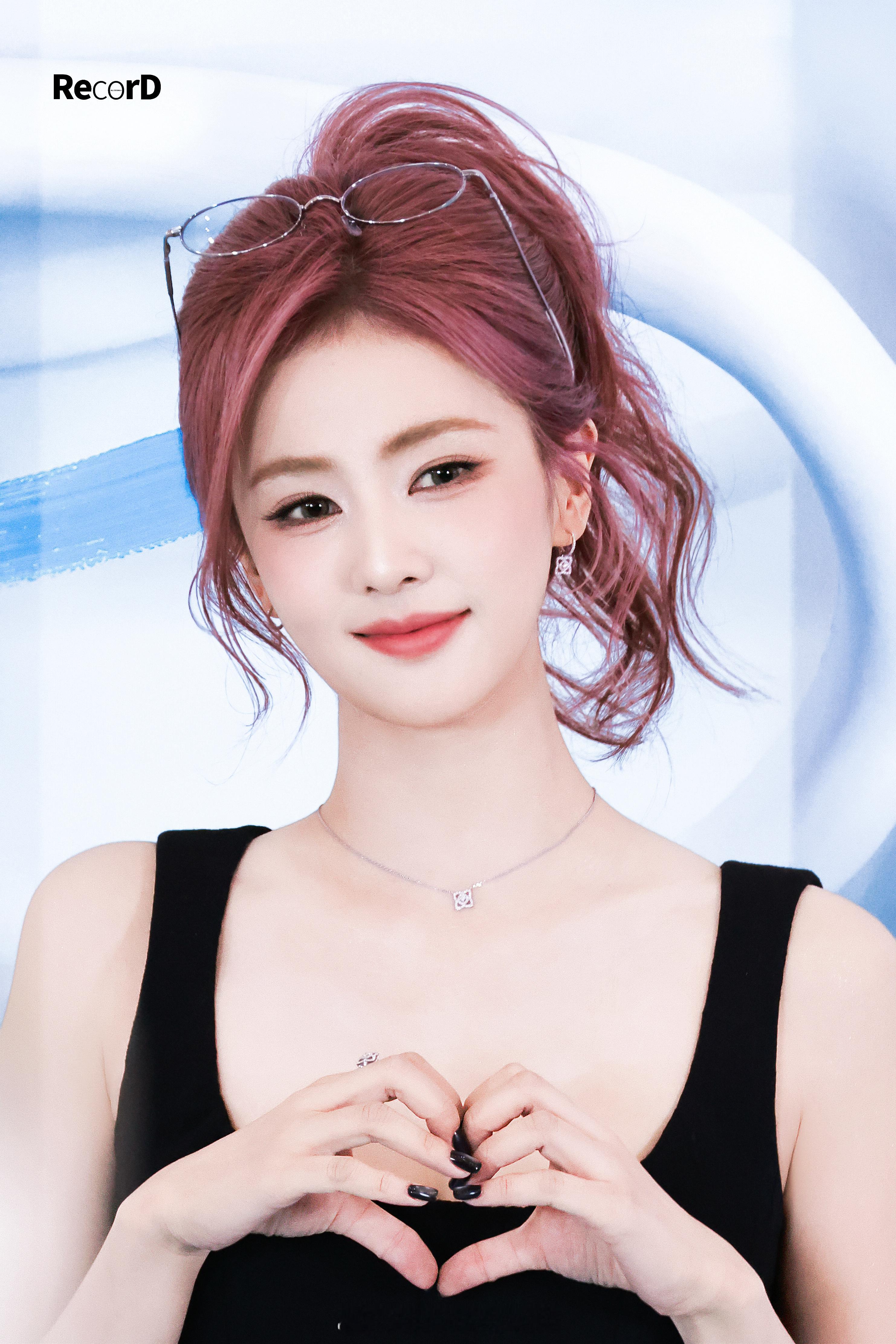 站姐今天拍的白鹿神图 ​​​