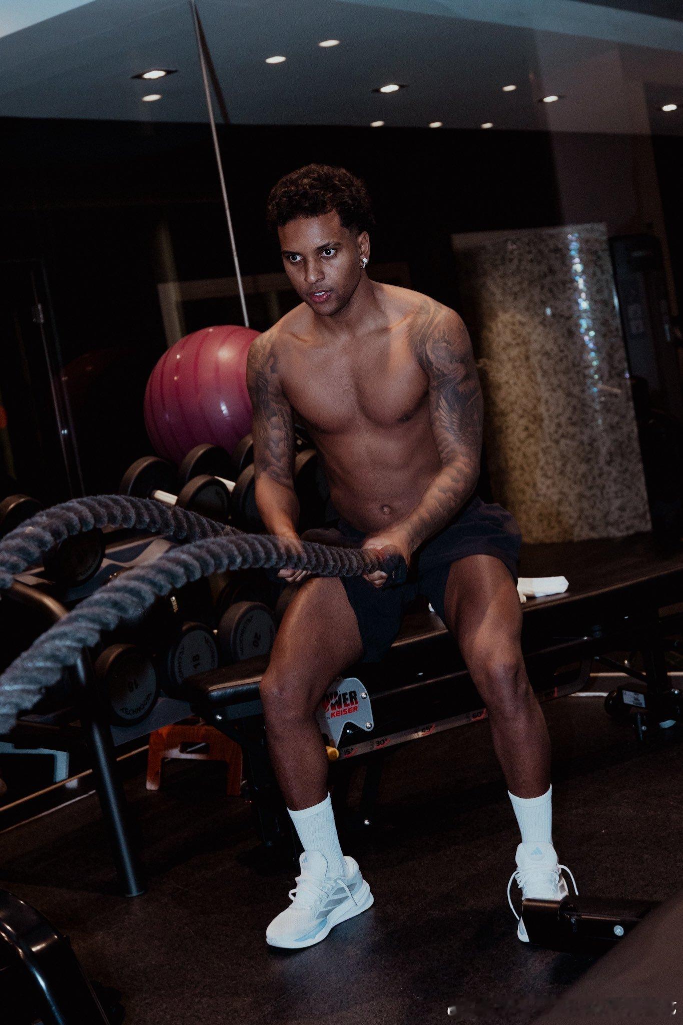 Trabalho! ⏳💪🏾🧠努力