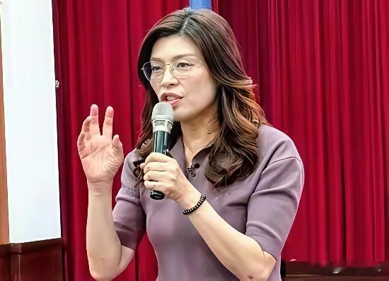 不知出于何居心，郑丽文似乎在有意挑起两岸的对立，无可厚非 ，大陆非常乐见你反台独