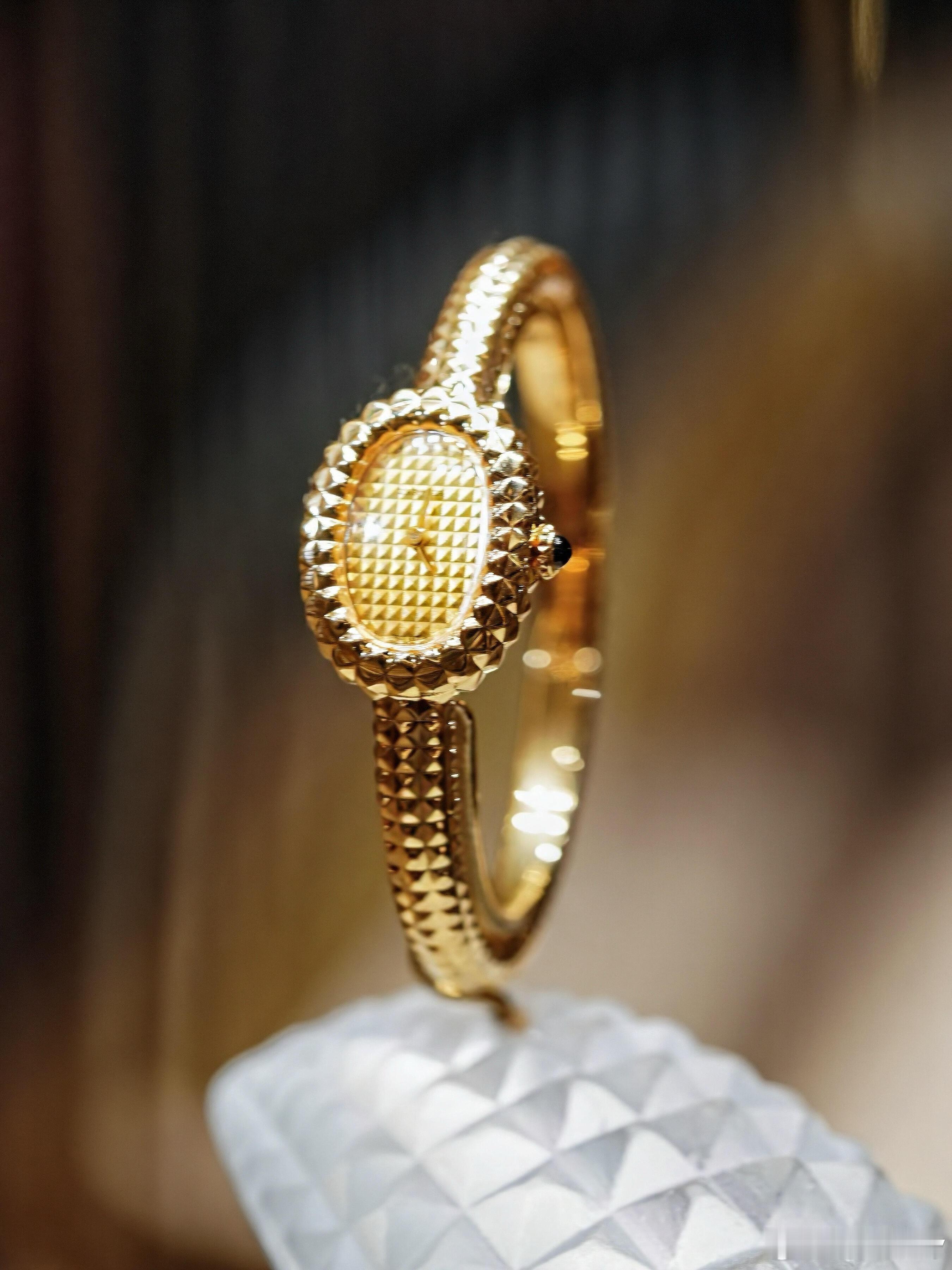 钟表与奇迹2026 在2026年日内瓦钟表与奇迹展上，卡地亚呈献了一系列令人瞩目