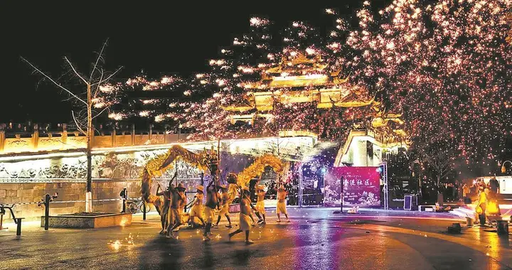 火龙灯舞年味浓 来黄龙溪，体验“村糖会”多样精彩