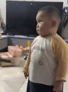 小嘴一撅，委屈他妈给委屈开门，委屈到家了！