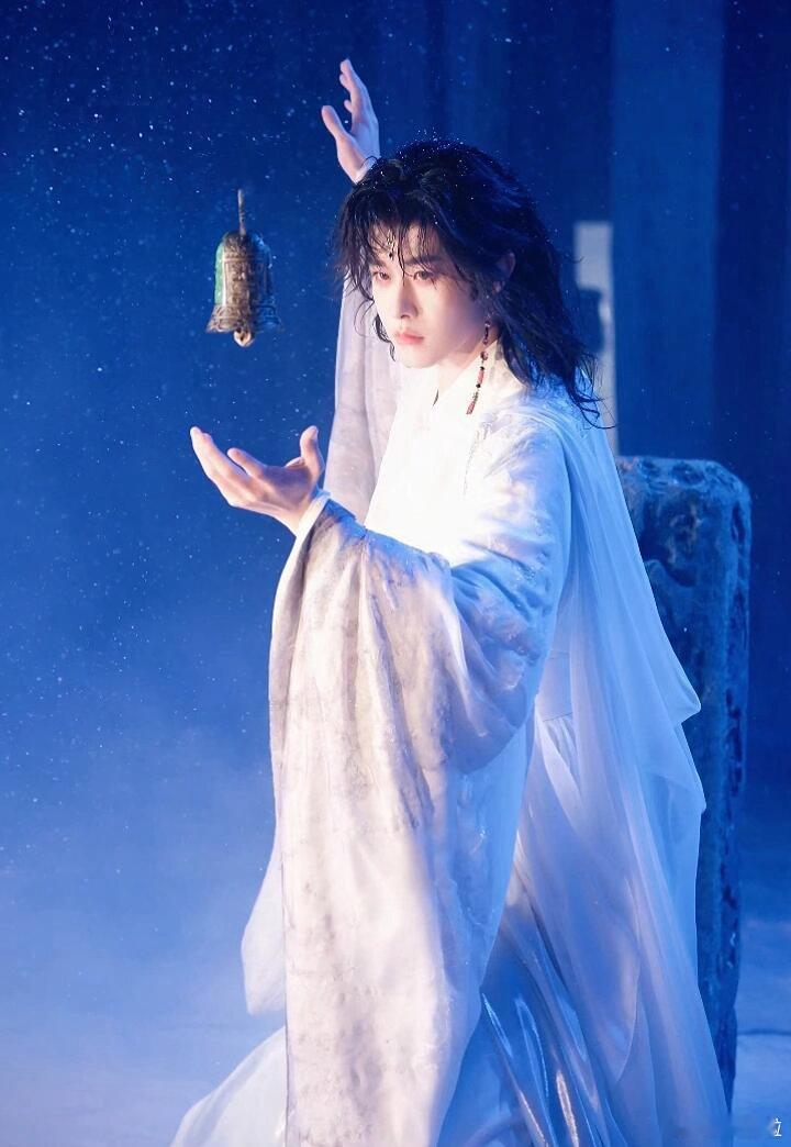 魂判九川官宣杀青光看杀青特辑就觉得稳了。田嘉瑞的台词从大梦归离到现在，一直在进步