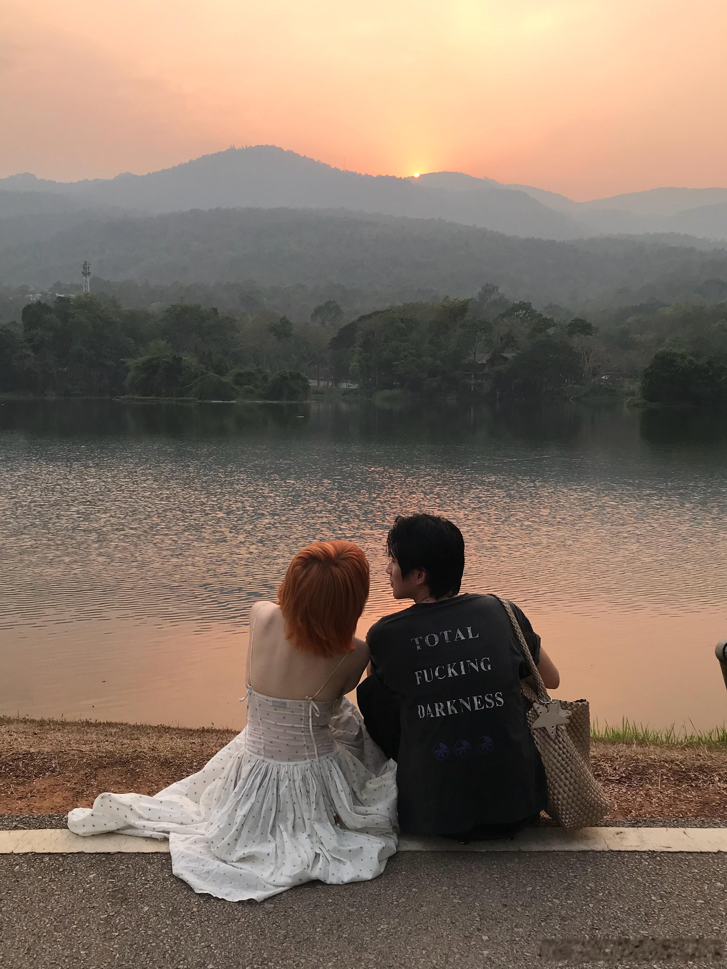 在清迈大学看到了日落的瞬间🌅 