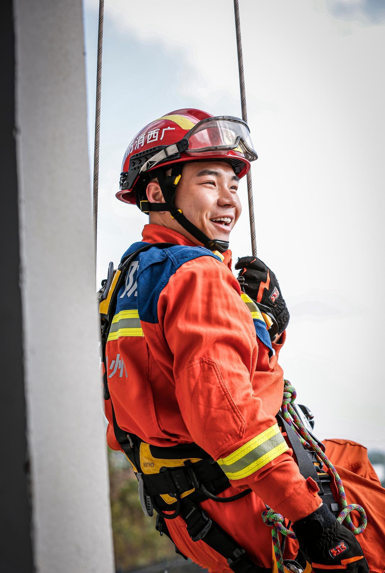 晚安今天辛苦啦，快好好睡一觉~ 南方多地将迎断崖式降温广西消防超话 ​​​