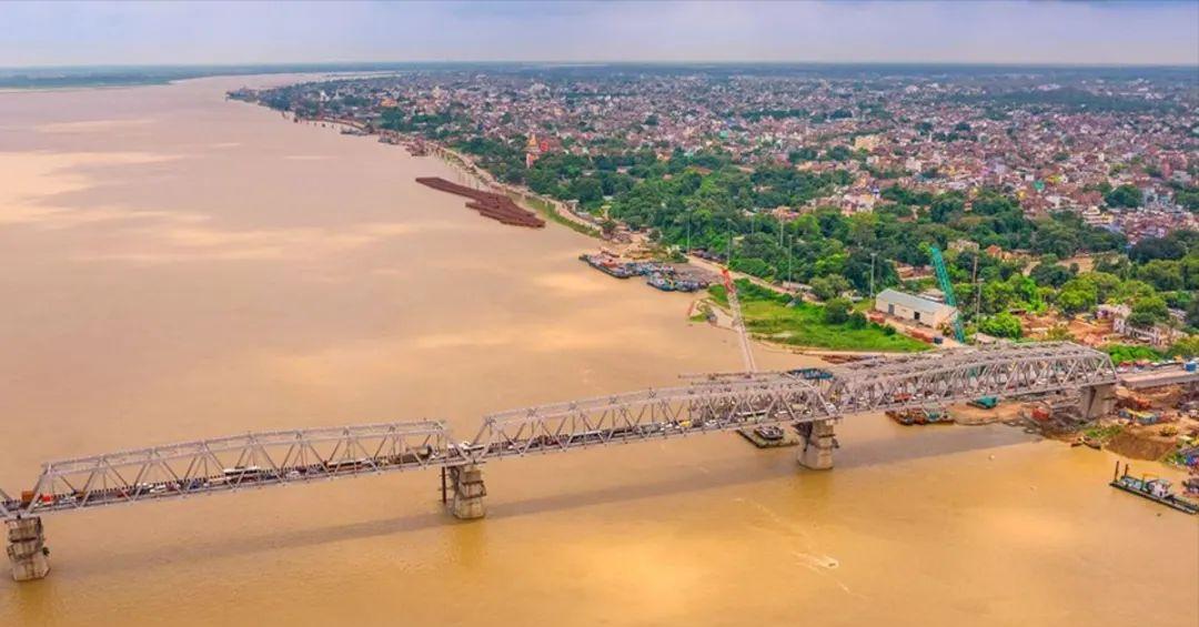 恒河为什么没有航运能力？很简单，被英国给坑了，印度花大价钱清空淤泥，到头来却发现