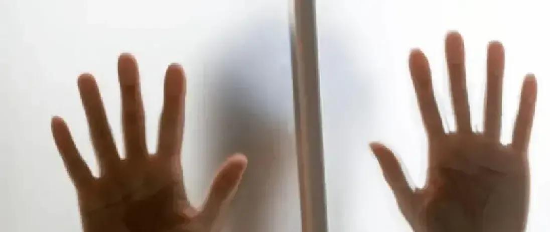简直禽兽不如！刷新了我对人性的认知下限！

新加坡这起案子，我看完真是气得浑身发