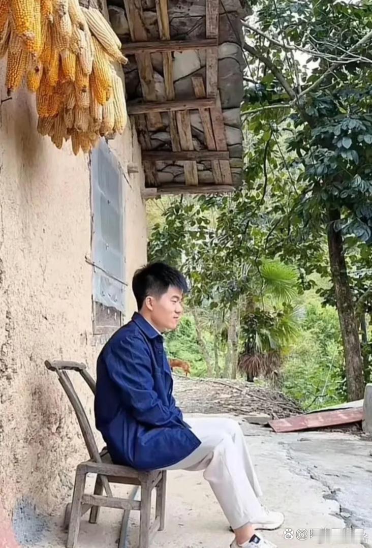 董宇辉年薪都好几个亿了，为什么不把老家的房子翻新一下呢？ ​​​