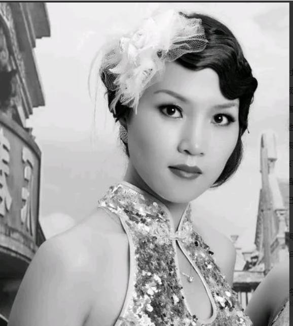 顾祝同执行军务，路过家乡，想起结发妻子，于是回家去看望，谁知进门见妻子肚皮鼓了，