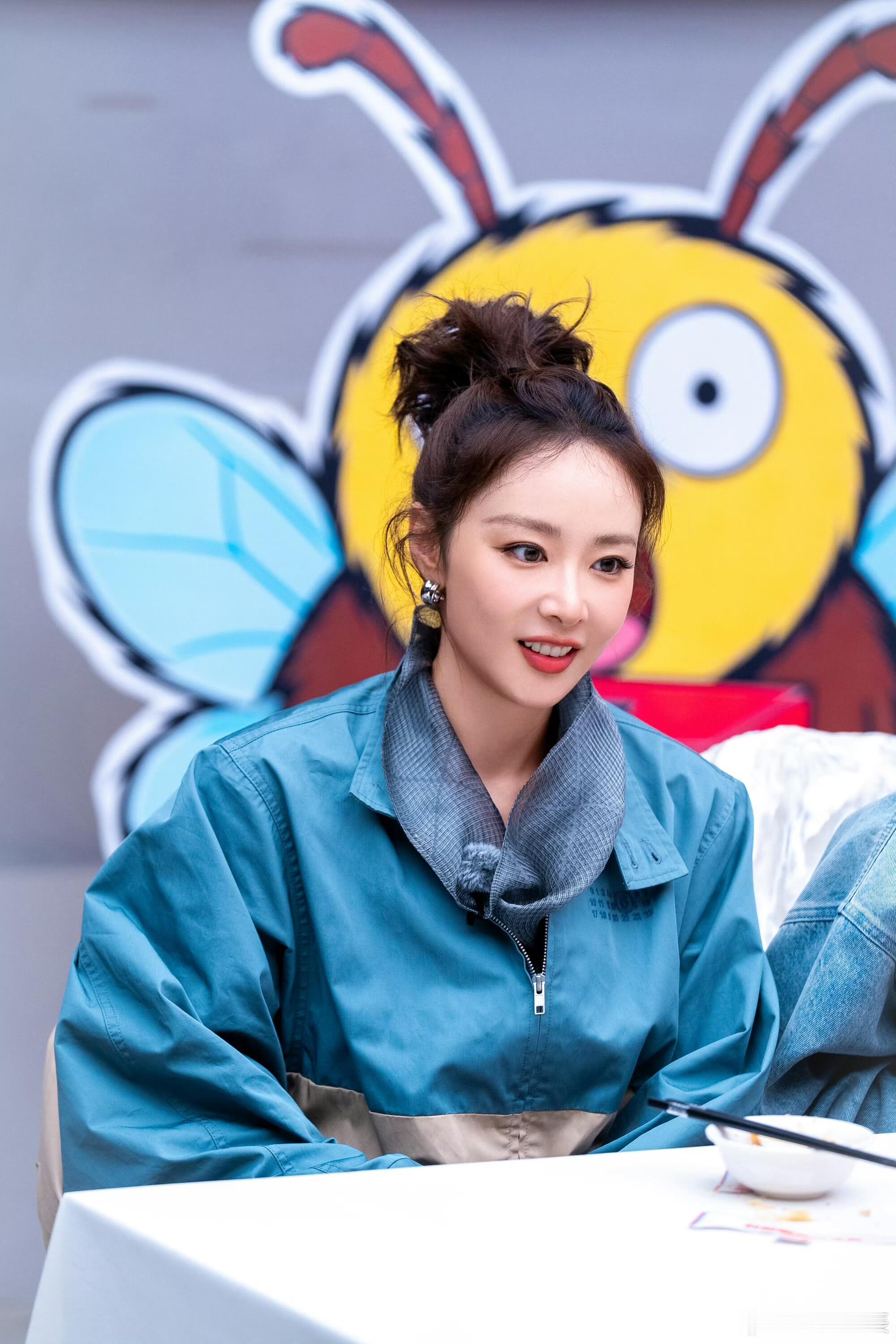 高叶一听影后嘴角比ak还难压 高叶走独木桥紧张到不行，一听“影后”鼓励直接嘴角上