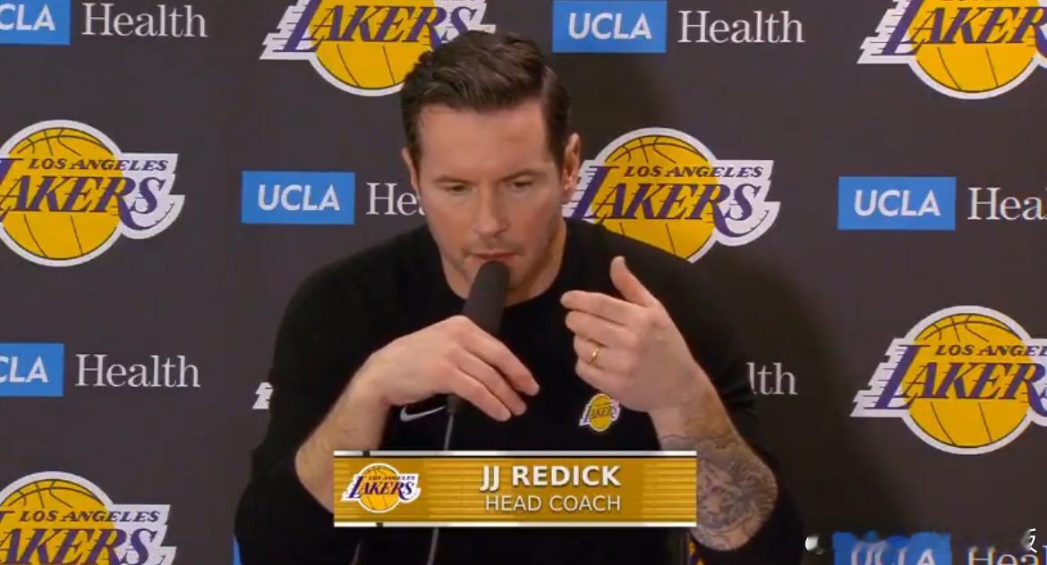 雷迪克：“本赛季我们已经经历了太多场这样的比赛，这感觉几乎都成常态了。”“我愿意